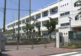 横浜市の中学校教師(34)が部費を盗む　逮捕
