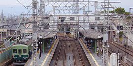 中２男子が電車にはねられて死亡　京都・伏見
