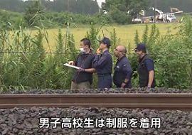 制服姿の男性が柵をくぐって線路内に入り死亡　栃木