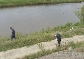 警察官の威嚇発砲で川へ飛び込み逃走　広島・三次