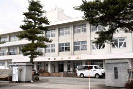 福井県で中２男子が校舎３階から転落死