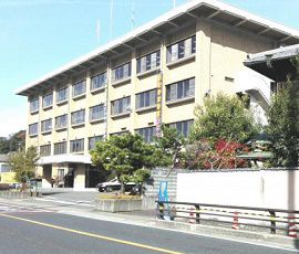 京都府警向日町署の留置施設で男が自殺