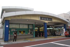 高校２年の男子が急行電車にはねられ死亡　井荻駅