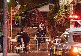 男が女性宮司など３人を殺傷して自殺　東京