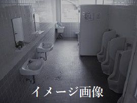 中学校のトイレで男子生徒が首吊り　埼玉