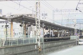 近鉄奈良線富雄駅で人身事故　高１男子