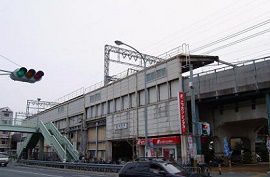近鉄伏見駅の線路で人身事故　京都・伏見