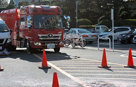千葉県・佐倉市役所の駐車場で焼身自殺か