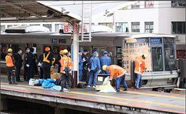 ＪＲ東海道線元町駅で人身事故・乗客２人が重軽傷