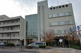 大阪・寝屋川市のアパートで男性が血を流して死亡