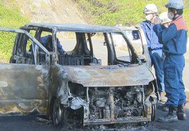 福山市内で軽自動車が全焼　1人の遺体